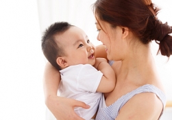 如何判斷母乳不足？
